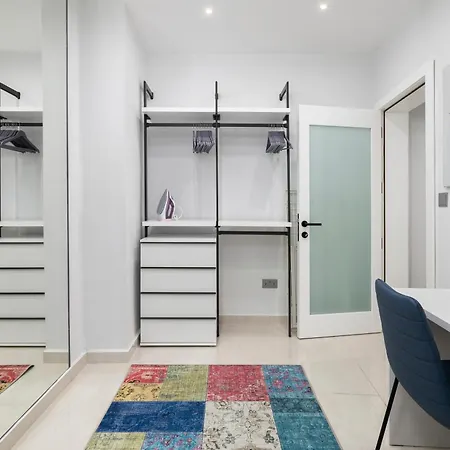 Chic, Modernized Maisonette - Close To Tigne Point, & Saint Julian's