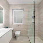 Apartament Chic, Modernized Maisonette - Close To Tigne Point, & Saint Julian's