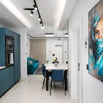 Apartament Chic, Modernized Maisonette - Close To Tigne Point, & Saint Julian's Sliema