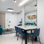 Chic, Modernized Maisonette - Close To Tigne Point, & Saint Julian's Apartament