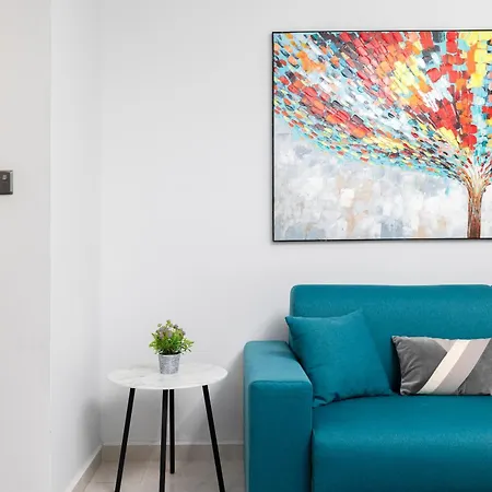 Apartment Chic, Modernized Maisonette - Close To Tigne Point, & Saint Julian's Sliema