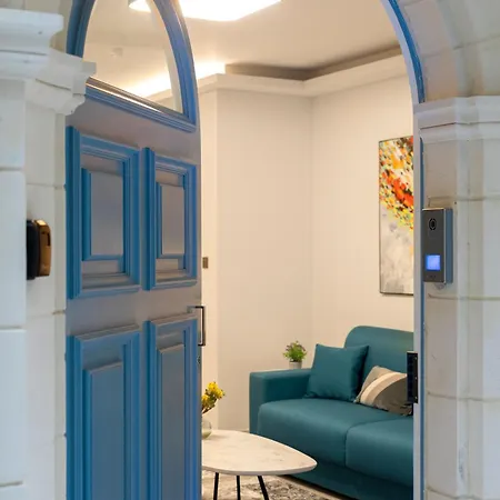 Chic, Modernized Maisonette - Close To Tigne Point, & Saint Julian's * Sliema