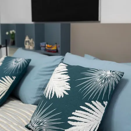 Appartement Chic, Modernized Maisonette - Close To Tigne Point, & Saint Julian's