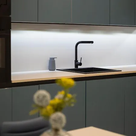 Apartment Chic, Modernized Maisonette - Close To Tigne Point, & Saint Julian's Sliema