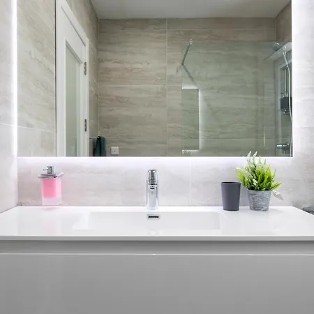 Chic, Modernized Maisonette - Close To Tigne Point, & Saint Julian's شقة سليمة