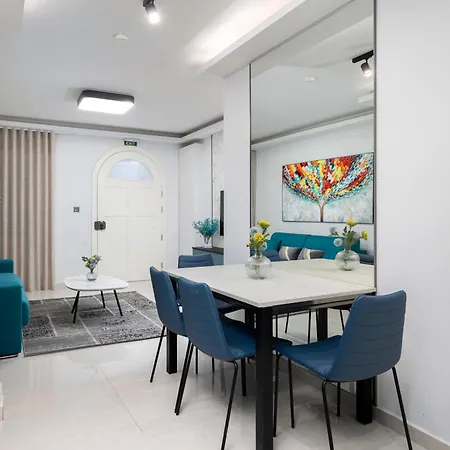 Chic, Modernized Maisonette - Close To Tigne Point, & Saint Julian's شقة