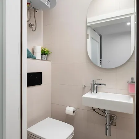شقة Chic, Modernized Maisonette - Close To Tigne Point, & Saint Julian's *
