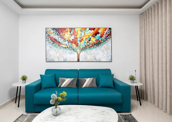 Chic, Modernized Maisonette - Close To Tigne Point, & Saint Julian's