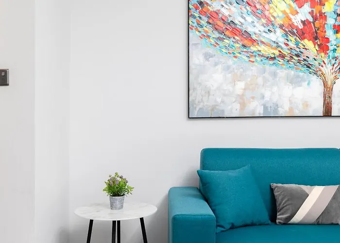 Apartament Chic, Modernized Maisonette - Close To Tigne Point, & Saint Julian's Sliema