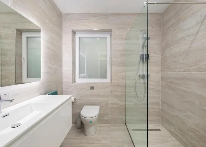 Apartament Chic, Modernized Maisonette - Close To Tigne Point, & Saint Julian's