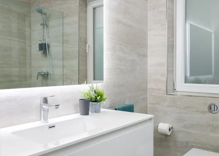 Chic, Modernized Maisonette - Close To Tigne Point, & Saint Julian's Apartament *