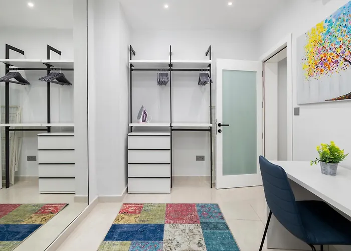 Chic, Modernized Maisonette - Close To Tigne Point, & Saint Julian's