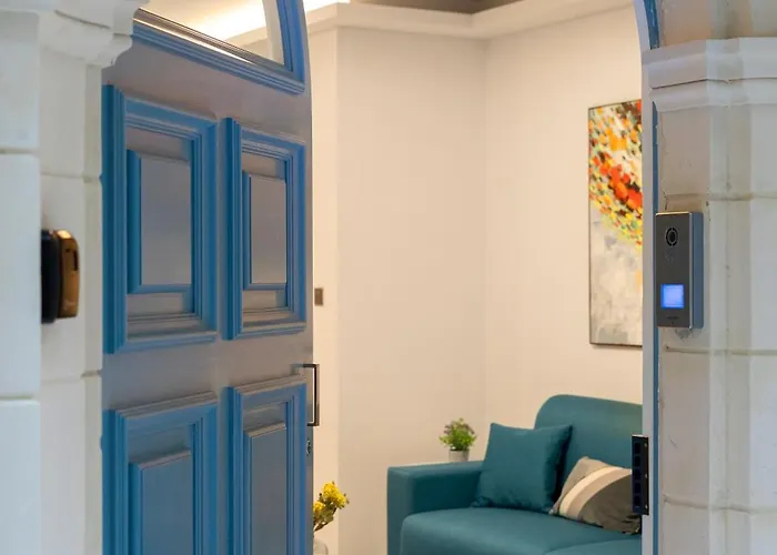 Chic, Modernized Maisonette - Close To Tigne Point, & Saint Julian's * Sliema