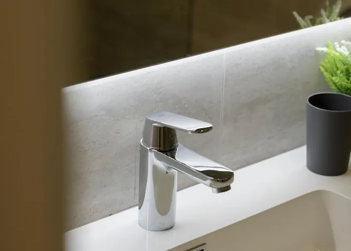 Chic, Modernized Maisonette - Close To Tigne Point, & Saint Julian's