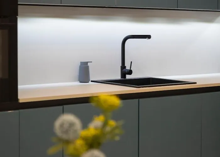 Apartament Chic, Modernized Maisonette - Close To Tigne Point, & Saint Julian's Sliema